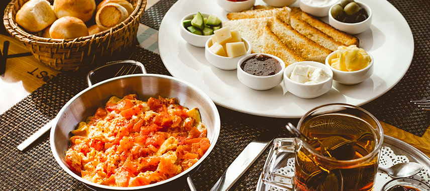 Emirati Breakfast Dishes Every Food Lover Should Know