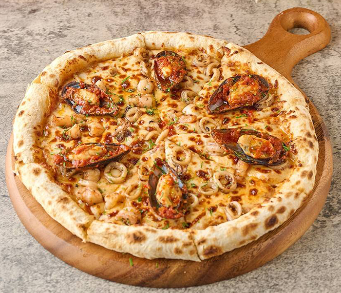 Captain’s Seafood Pizza
